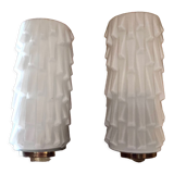 Paire d'appliques en laiton et verre