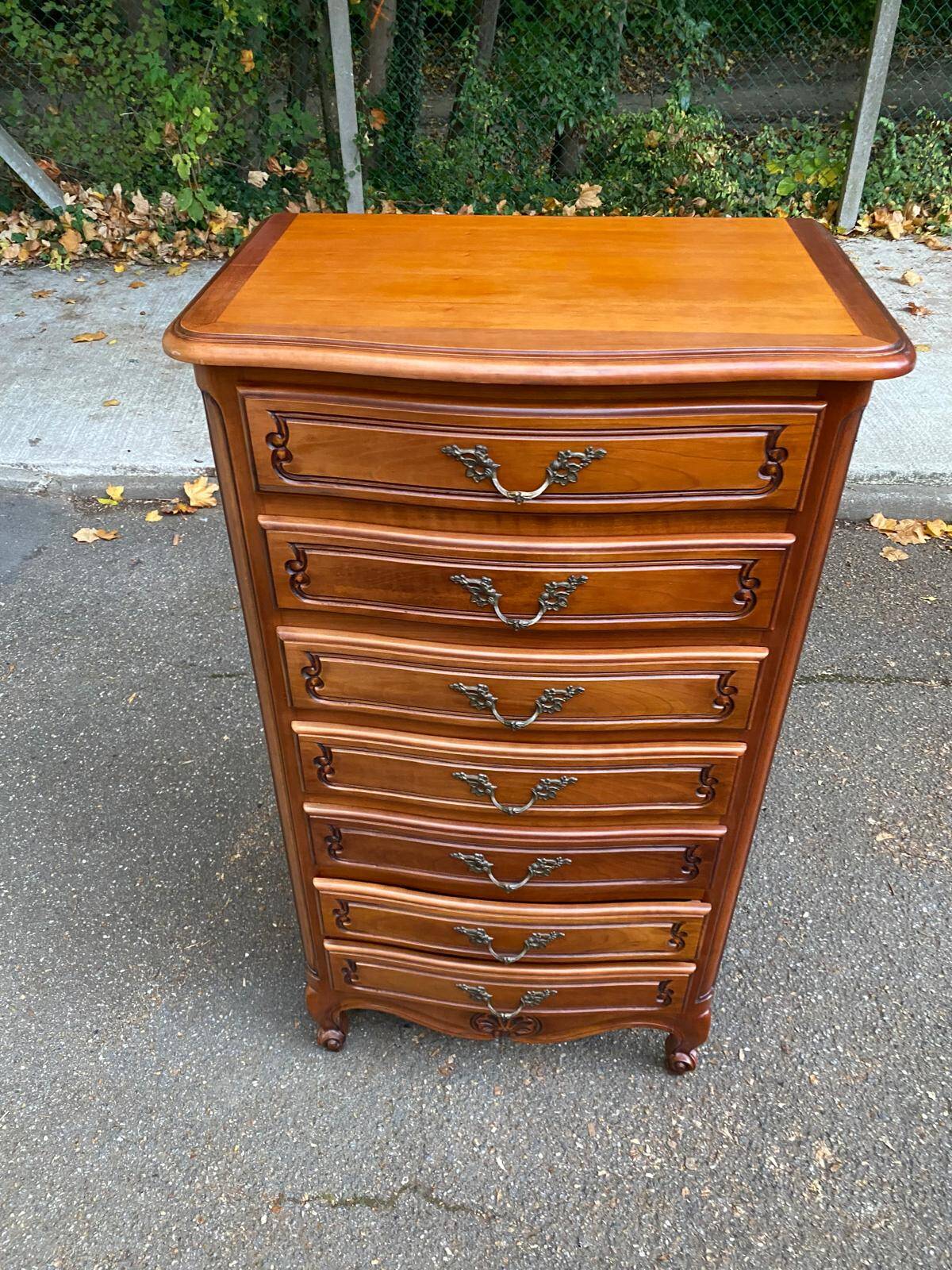 Louis XV style chest of drawers in solid wood from the 20th century