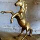 Cheval cabré en laiton massif