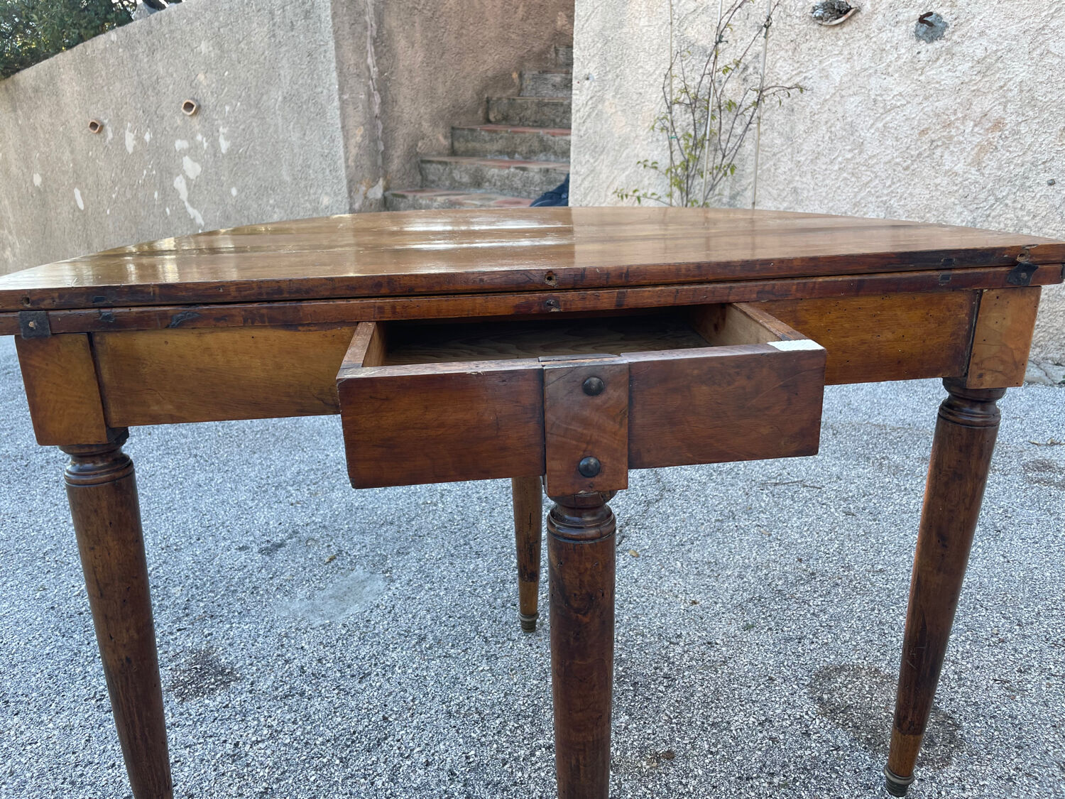 Table half-moon in solid walnut