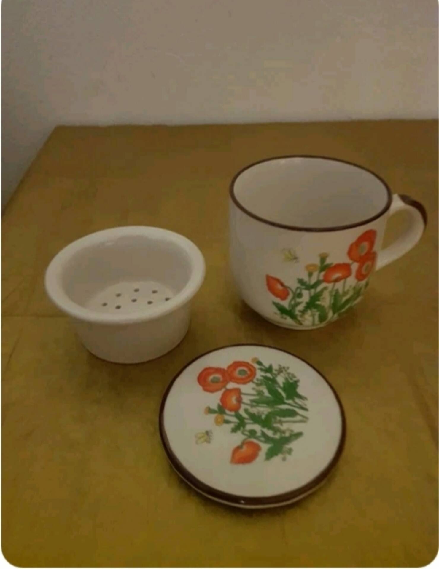 2 tea/herbal tea cups with infuser and lids