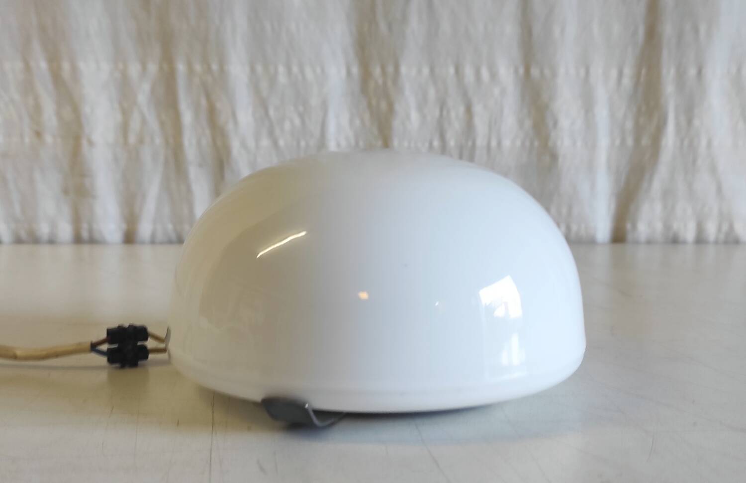 Ceiling light or globe wall lamp opaline diameter 15 cm. Mid 20th century.