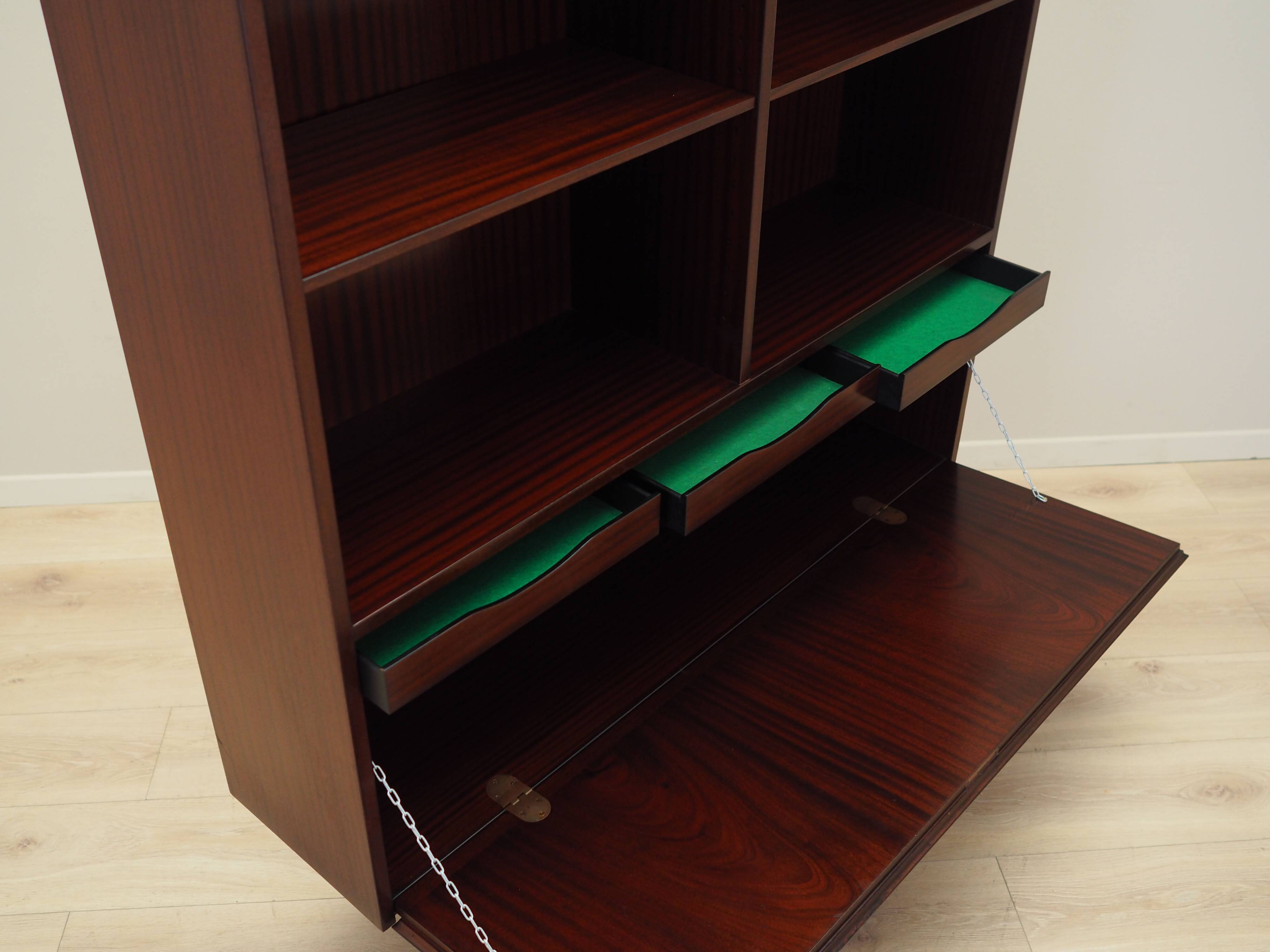 Bibliothèque danoise en acajou par Omann Jun, années 1970