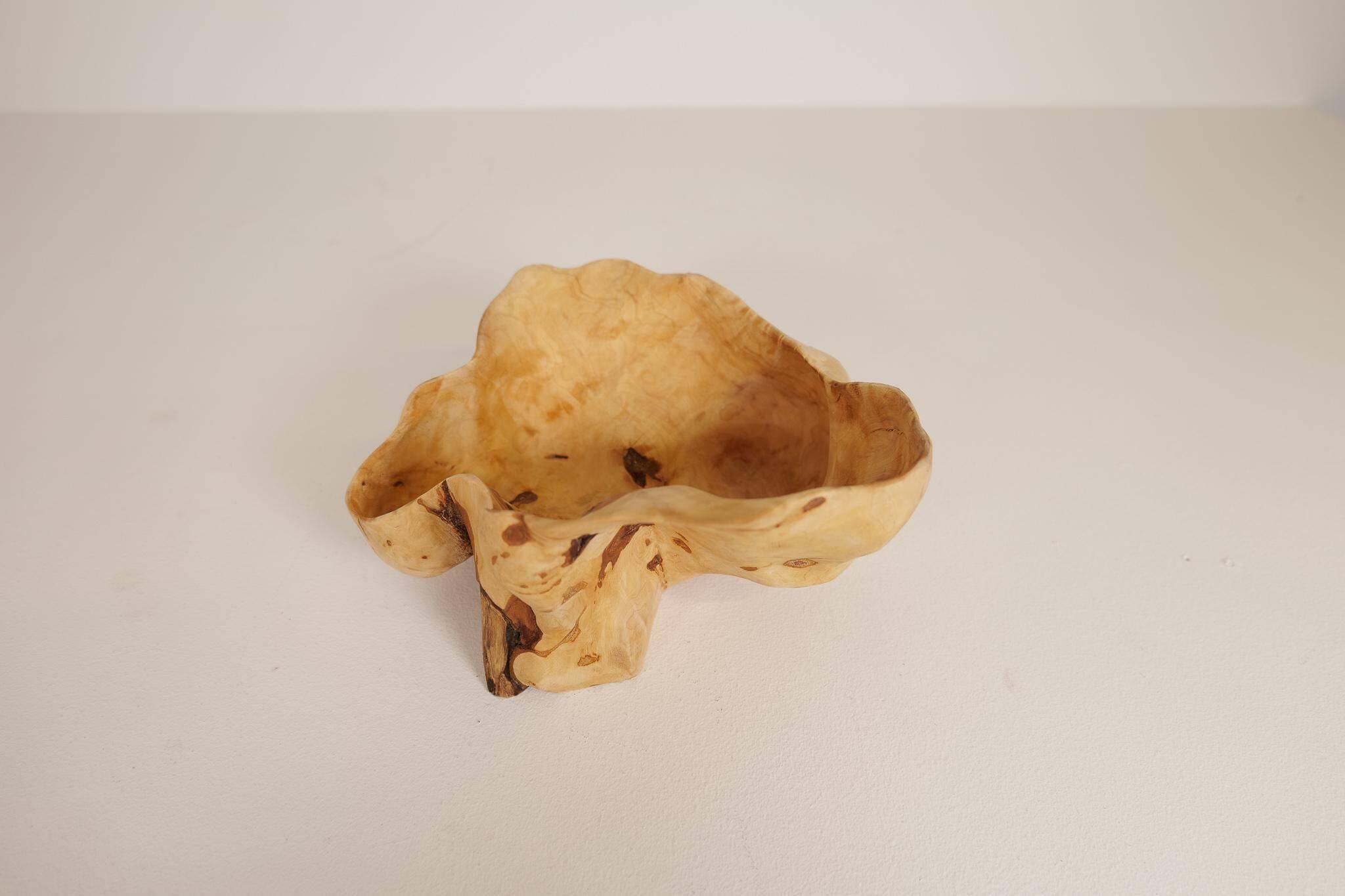 Scandinavian Modern Set of 2 Organic Bowls in Swedish Burl Wood, circa 1990s