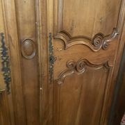 Armoire Louis XV en noyer