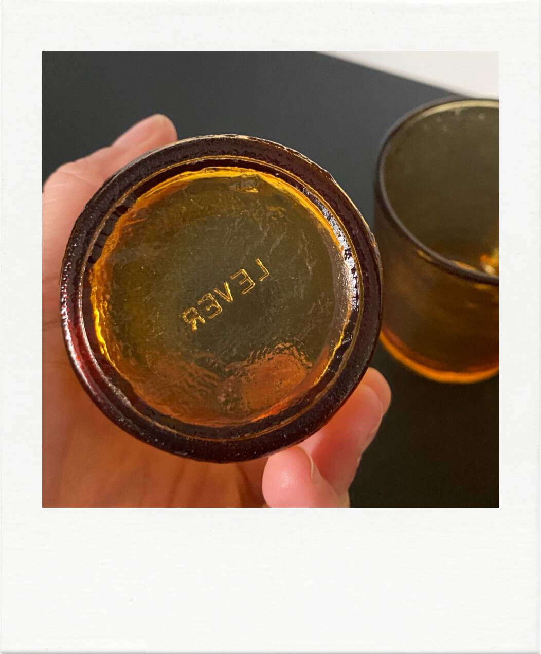 4 verres en verre ambré, années 70