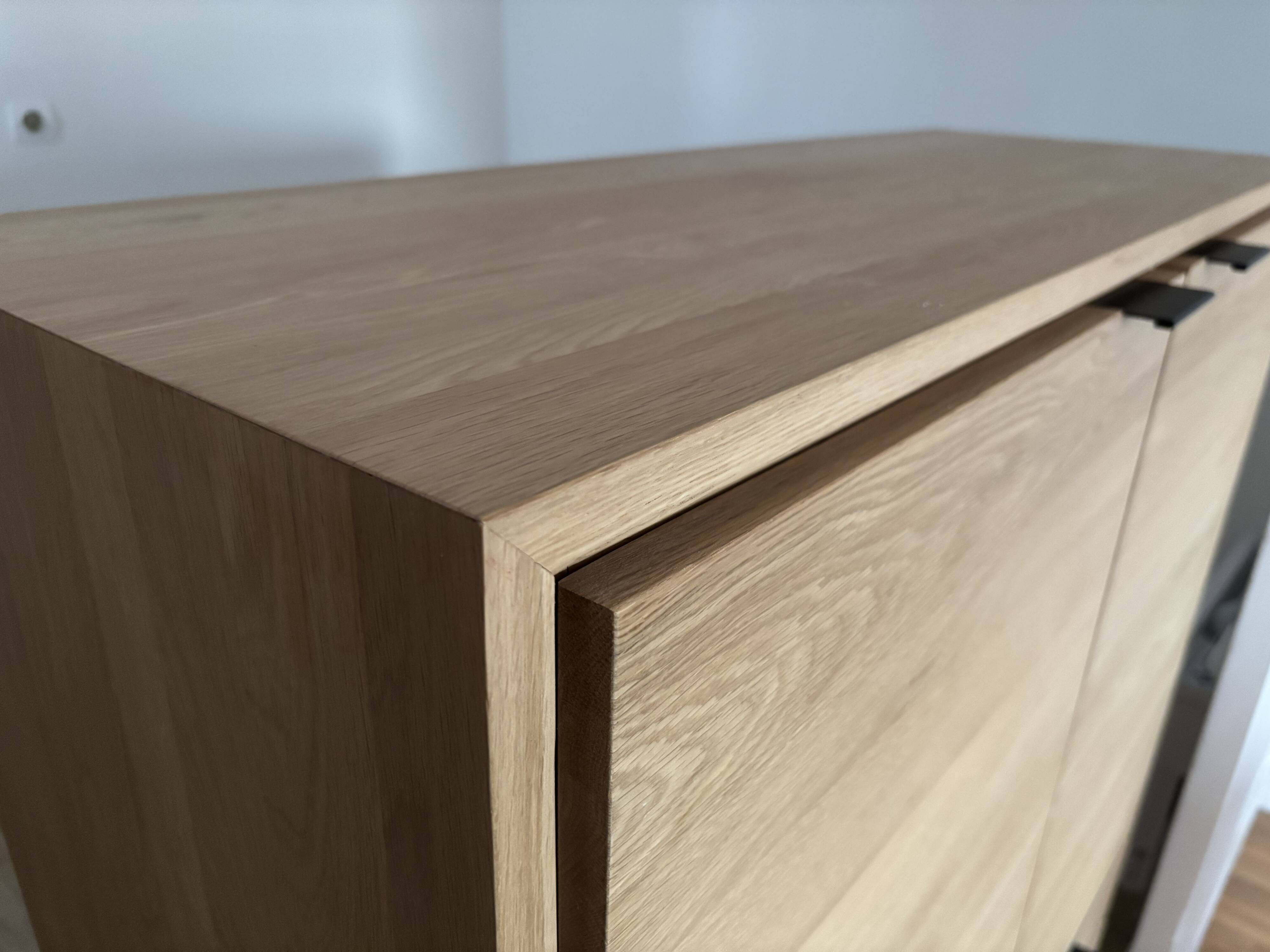 Meuble bahut en chêne massif marque Tikamoon