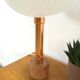 Lampe de table vintage base en marbre avec abat-jour en cuivre et en verre de lait