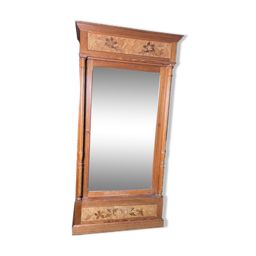Armoire à glace en pitchpin et marqueterie