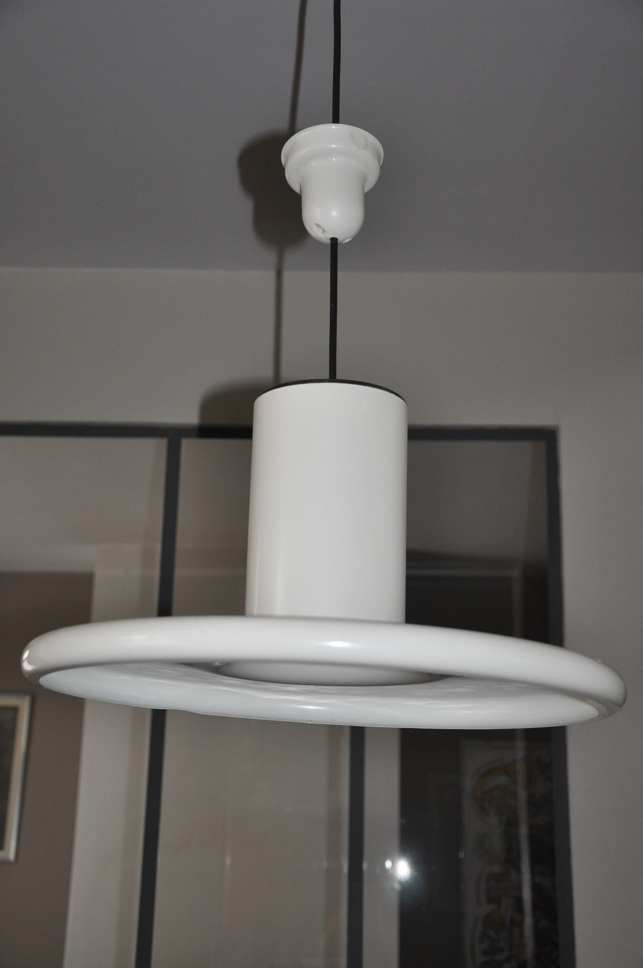 White Lita suspension