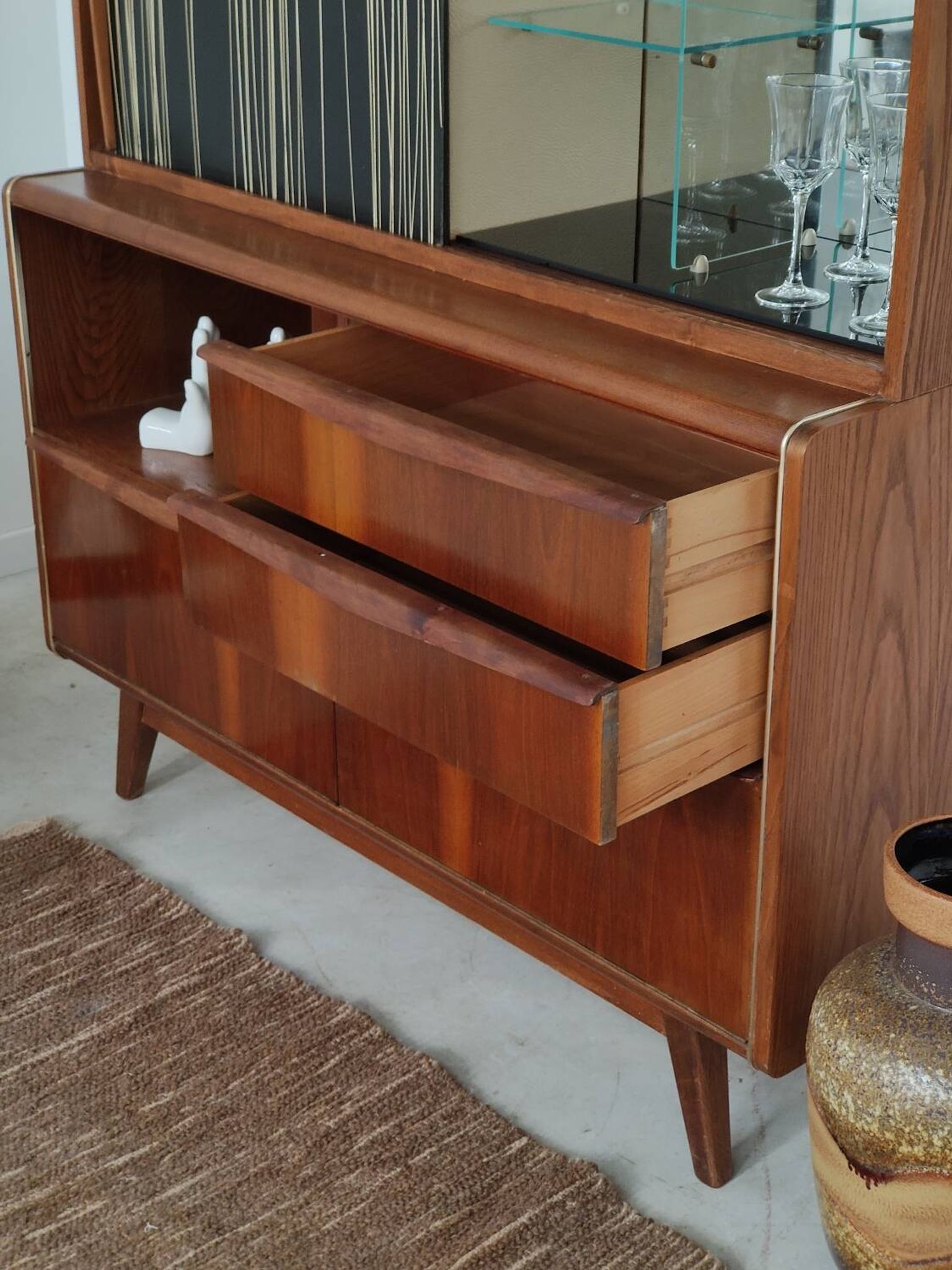 Buffet vaisselier U372/386 B.Landsman et H.Nepozitek pour Jitona 1960