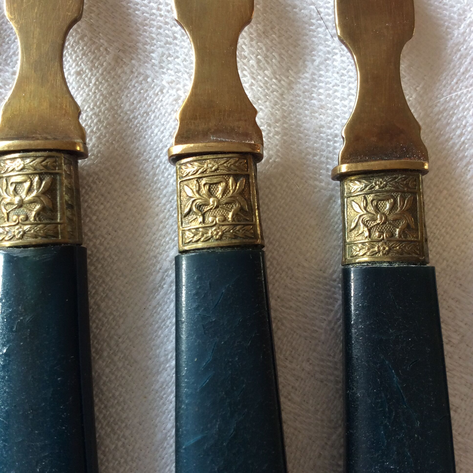 24-piece golden dessert cutlery set