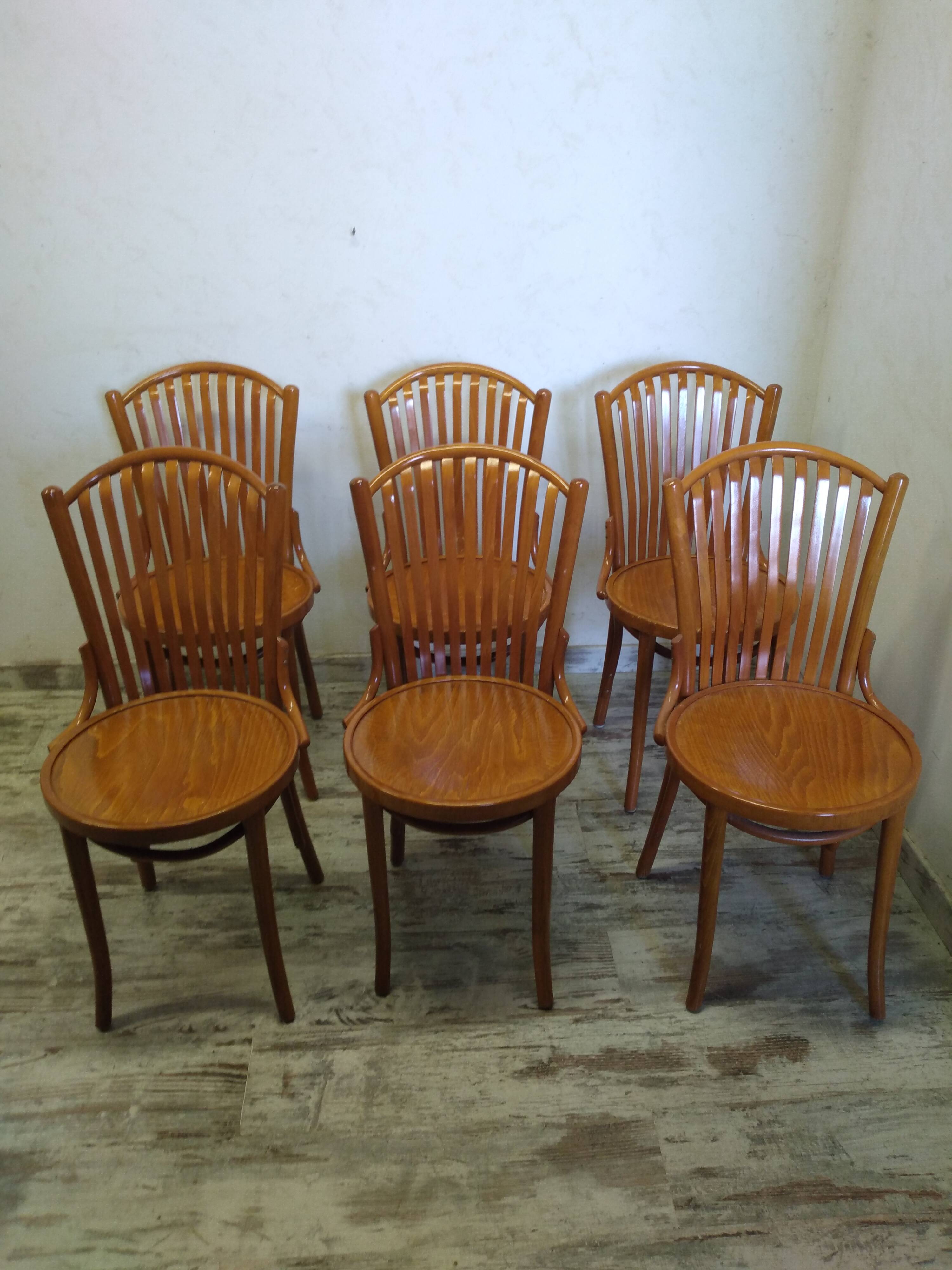 Chaises bistrot vintage