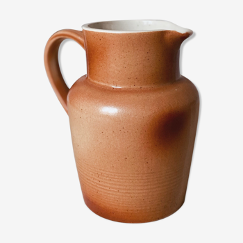 Sandstone pitcher