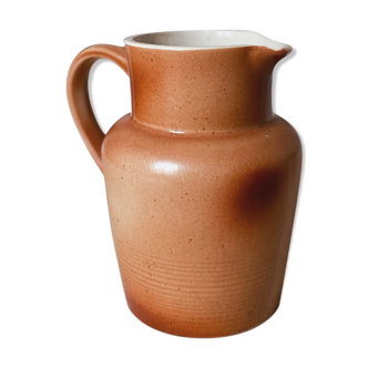 Sandstone pitcher