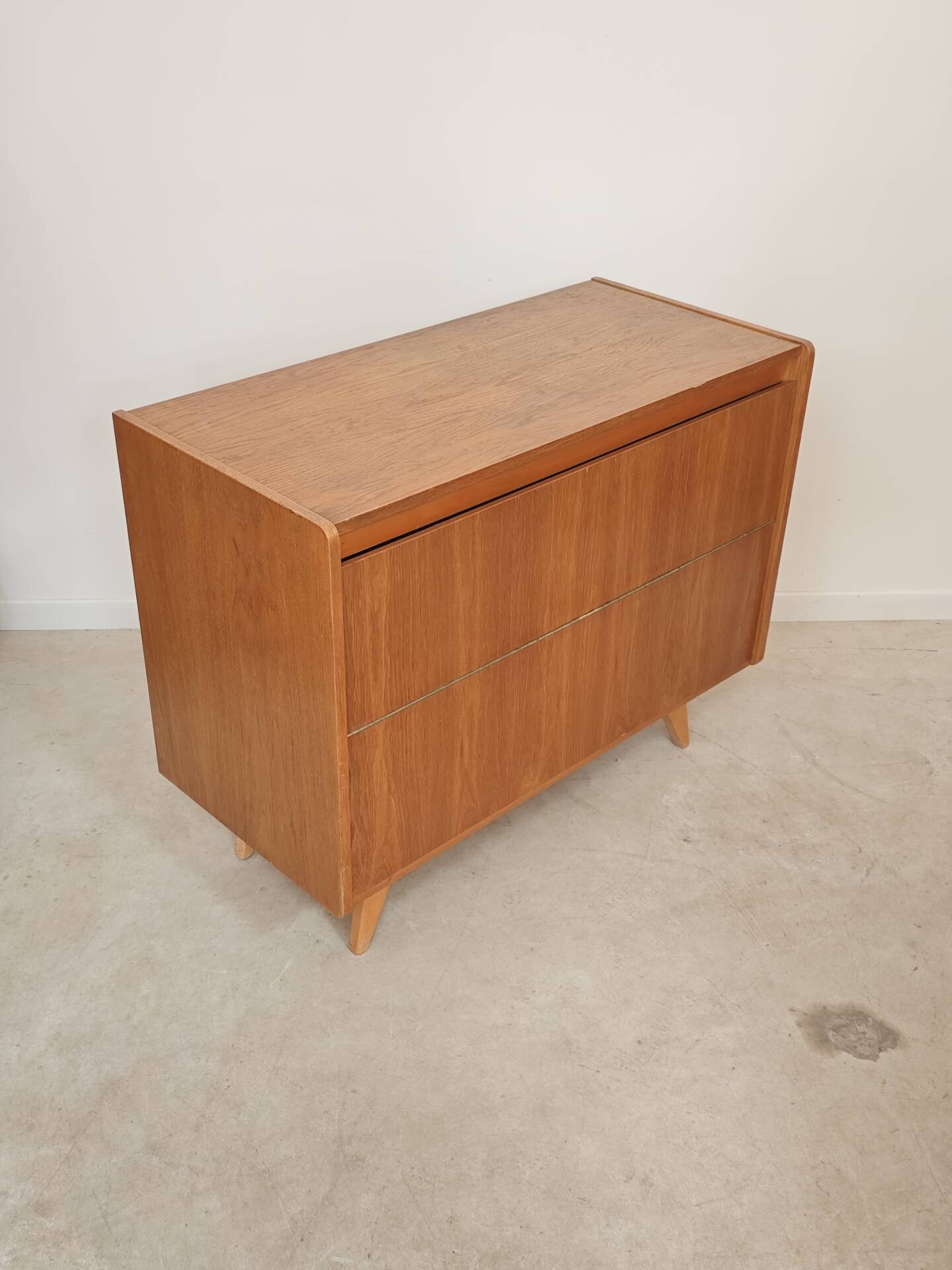 Coffre rangement / mini bar U459 par Jiri
Jiroutek pour Interier Praha