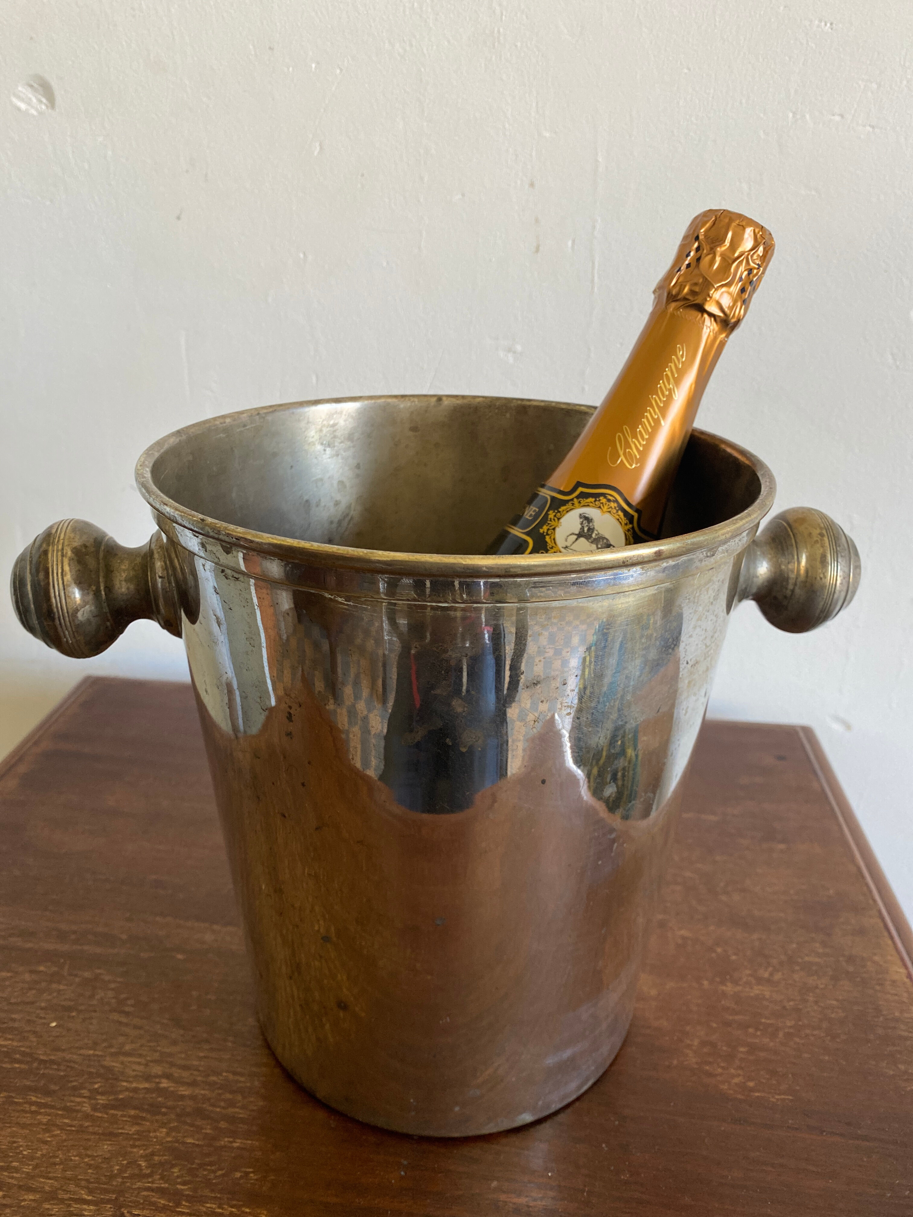 Champagne bucket