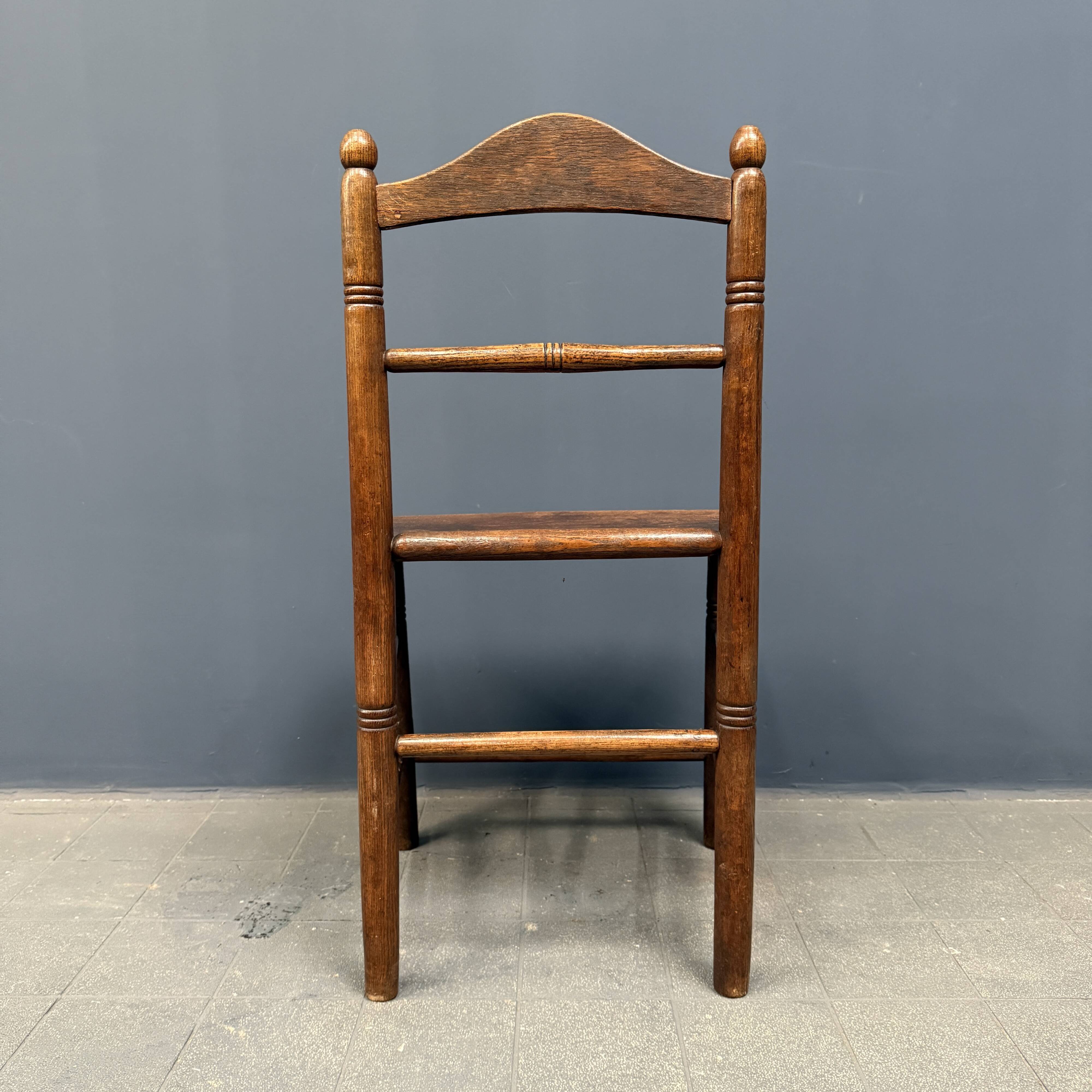 Ensemble de six chaises de cuisine anglaises anciennes