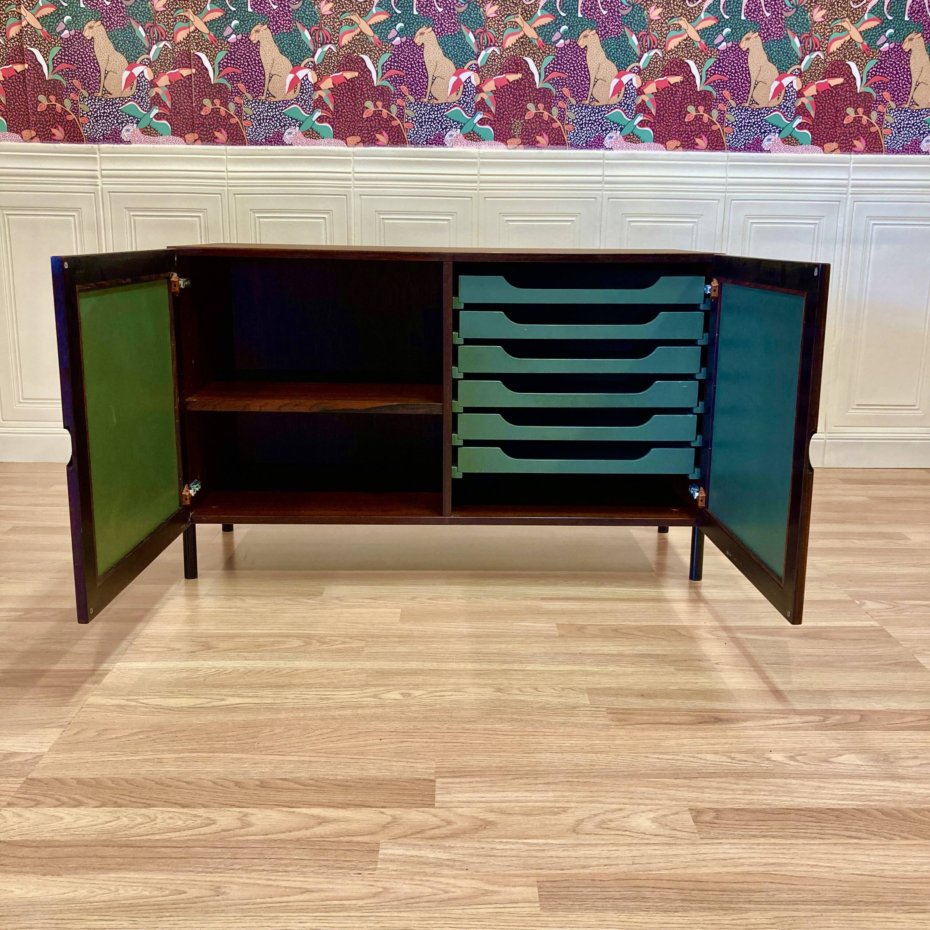 Commode palissandre et métal design 1950.