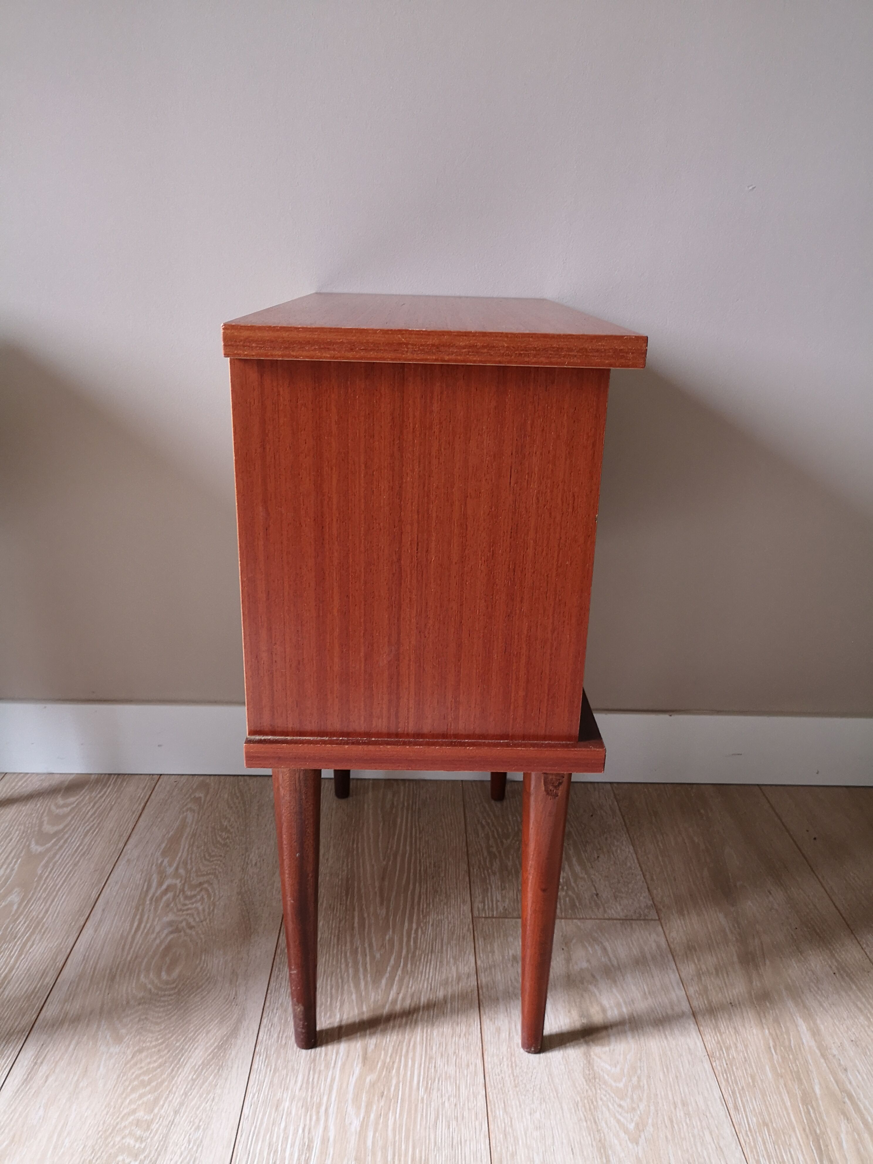 Paire de chevets en teck de style scandinave