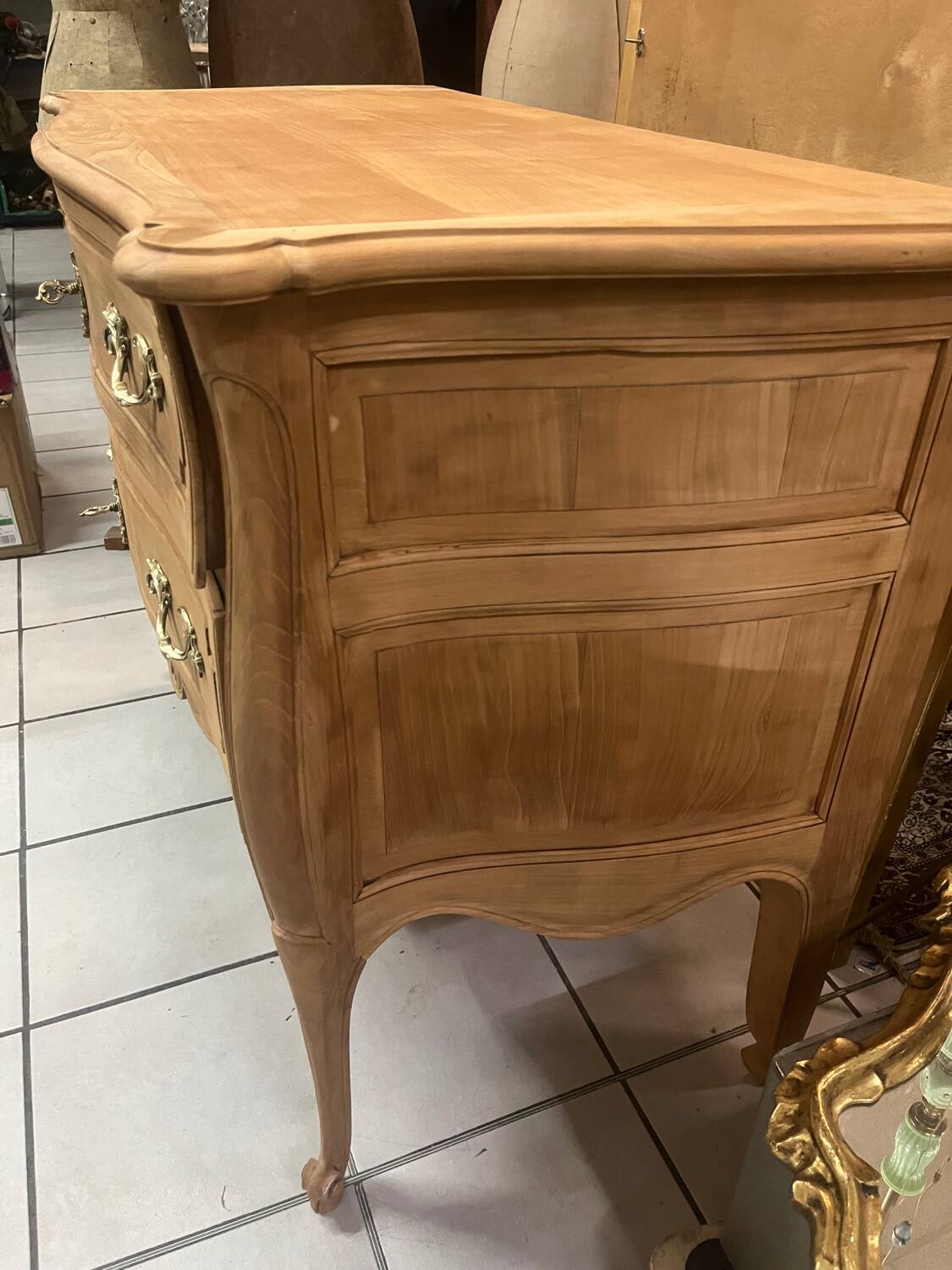 Sauteuse style Louis XV aerogommé