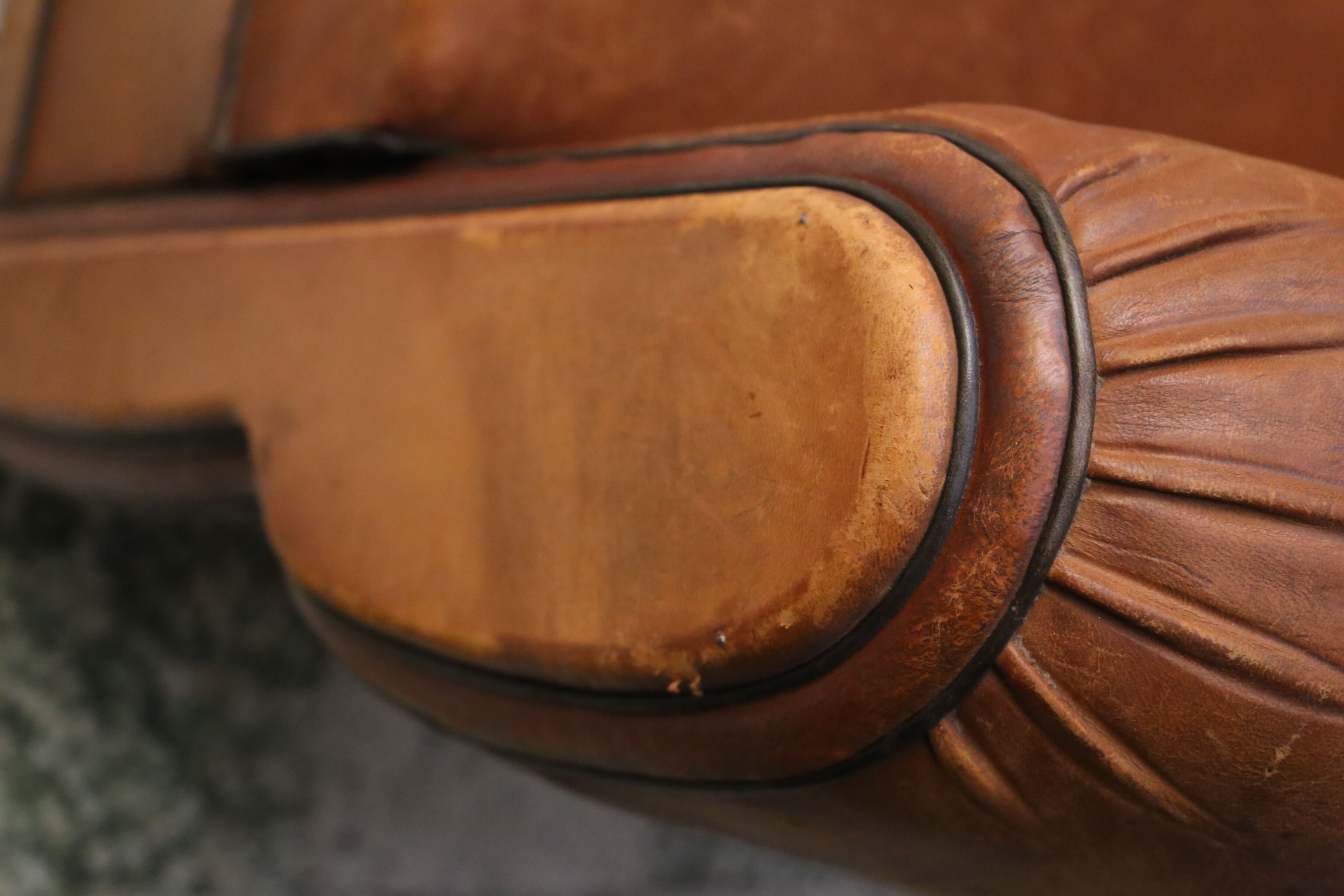 Moustache club sofa in leather, 40s