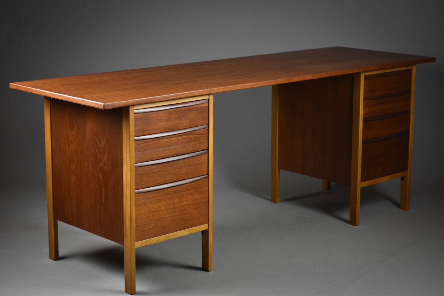 Bureau scandinave en teck et hêtre, années 1960
