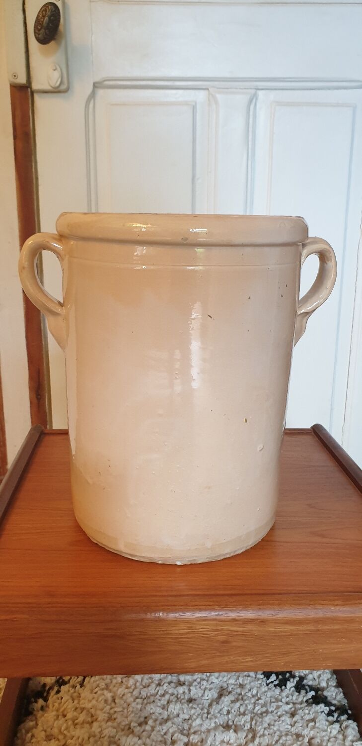 Large stoneware pot