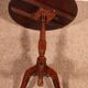 Small guéridon called tea table in mahogany from the early 19th century.