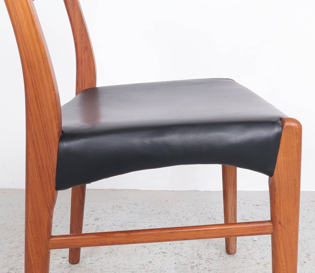 Teak and leather chairs by Arne Wahl Iversen for Glyngøre Stolefabrik, 1960