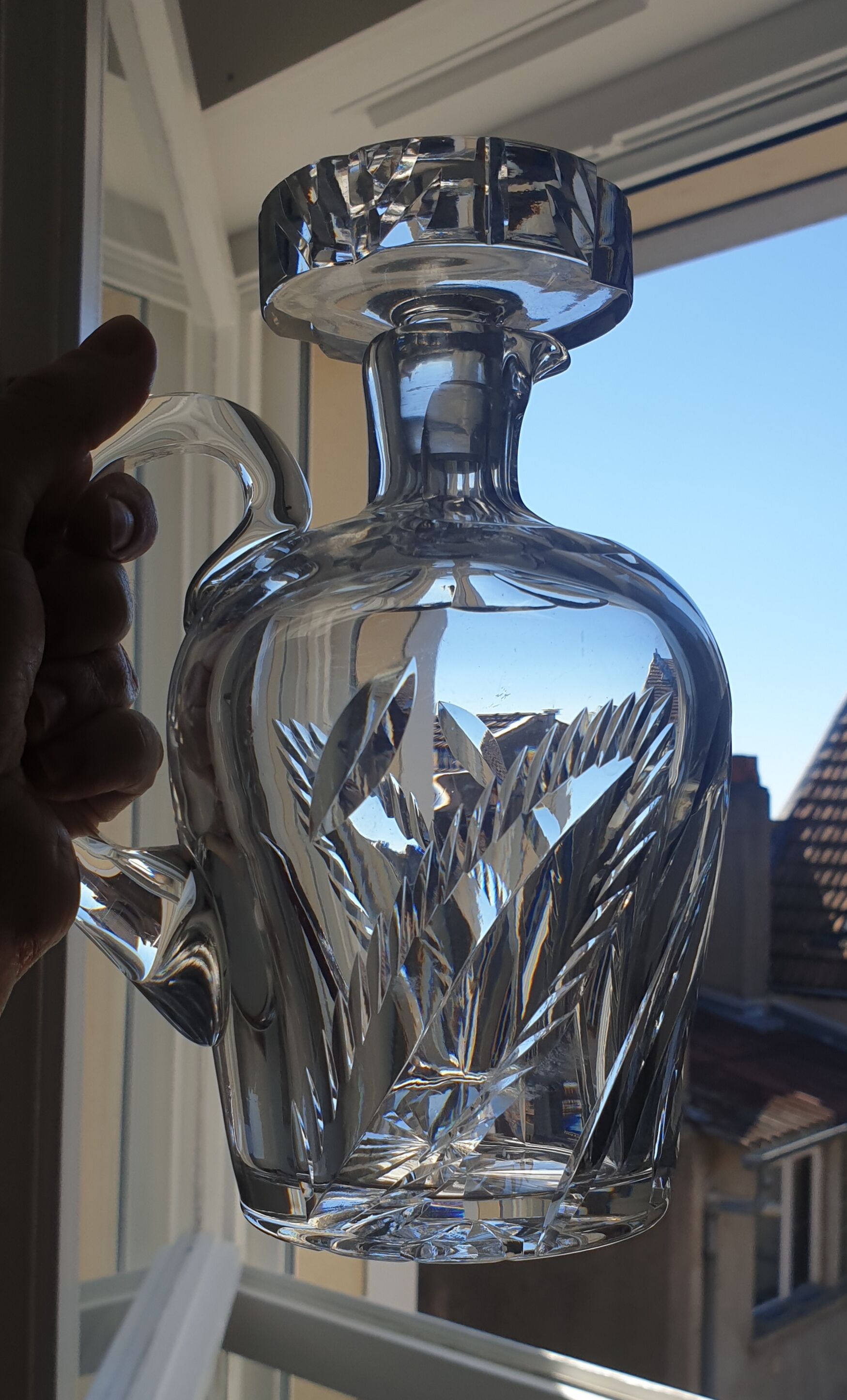 1950s decanter in chiseled crystal