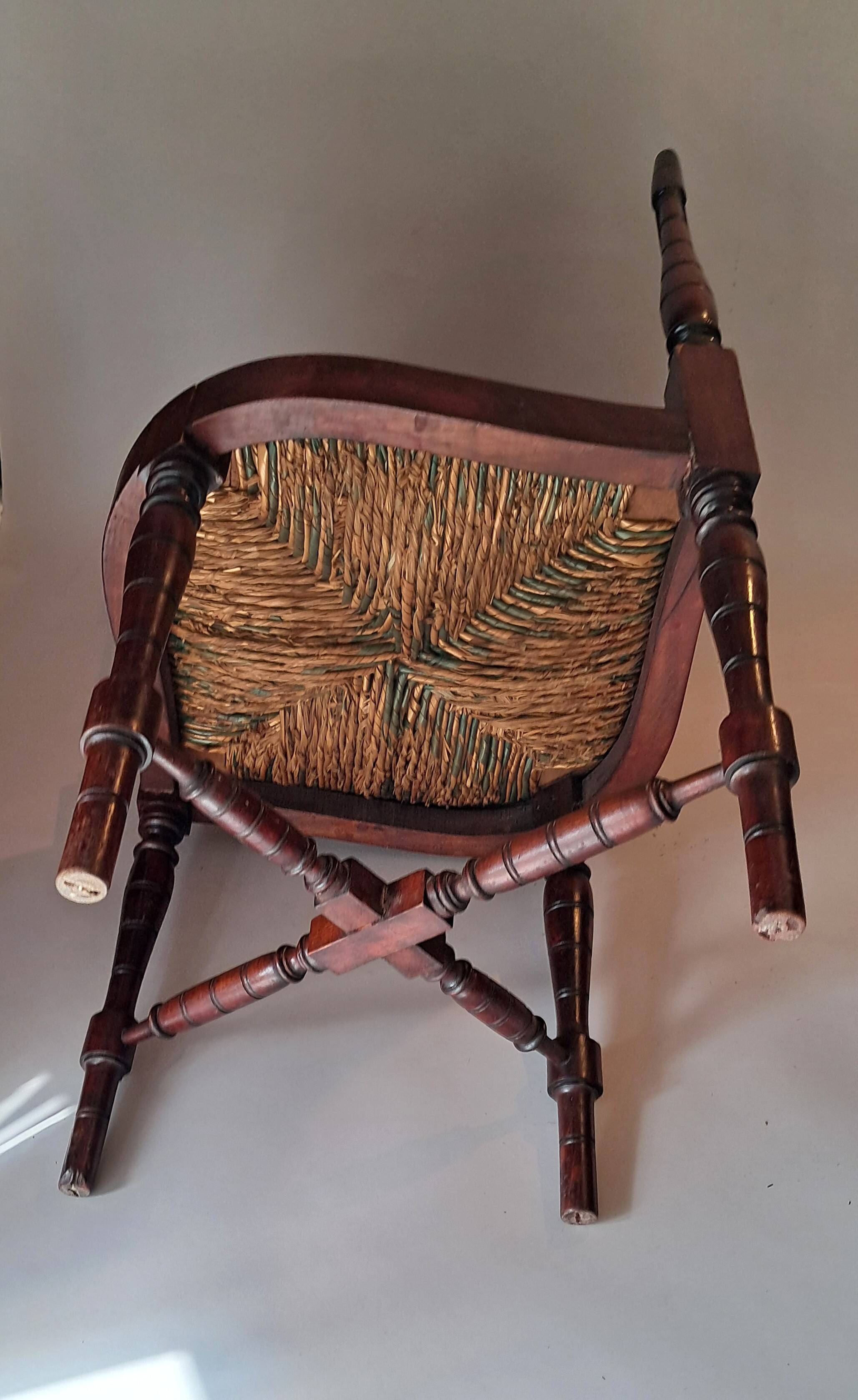 Paire de fauteuils d'angle paillés Jungerstil en acajou 1900.