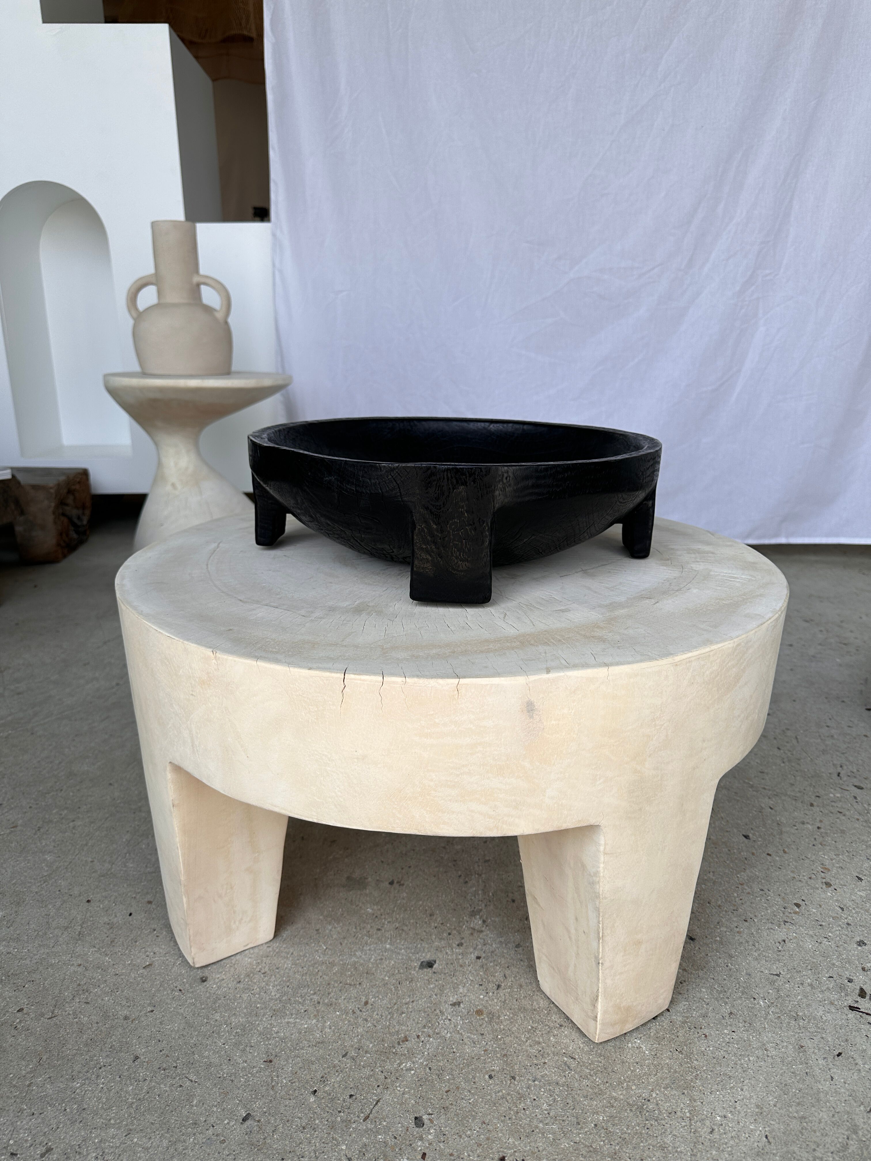 Cut in monoxyl mango wood