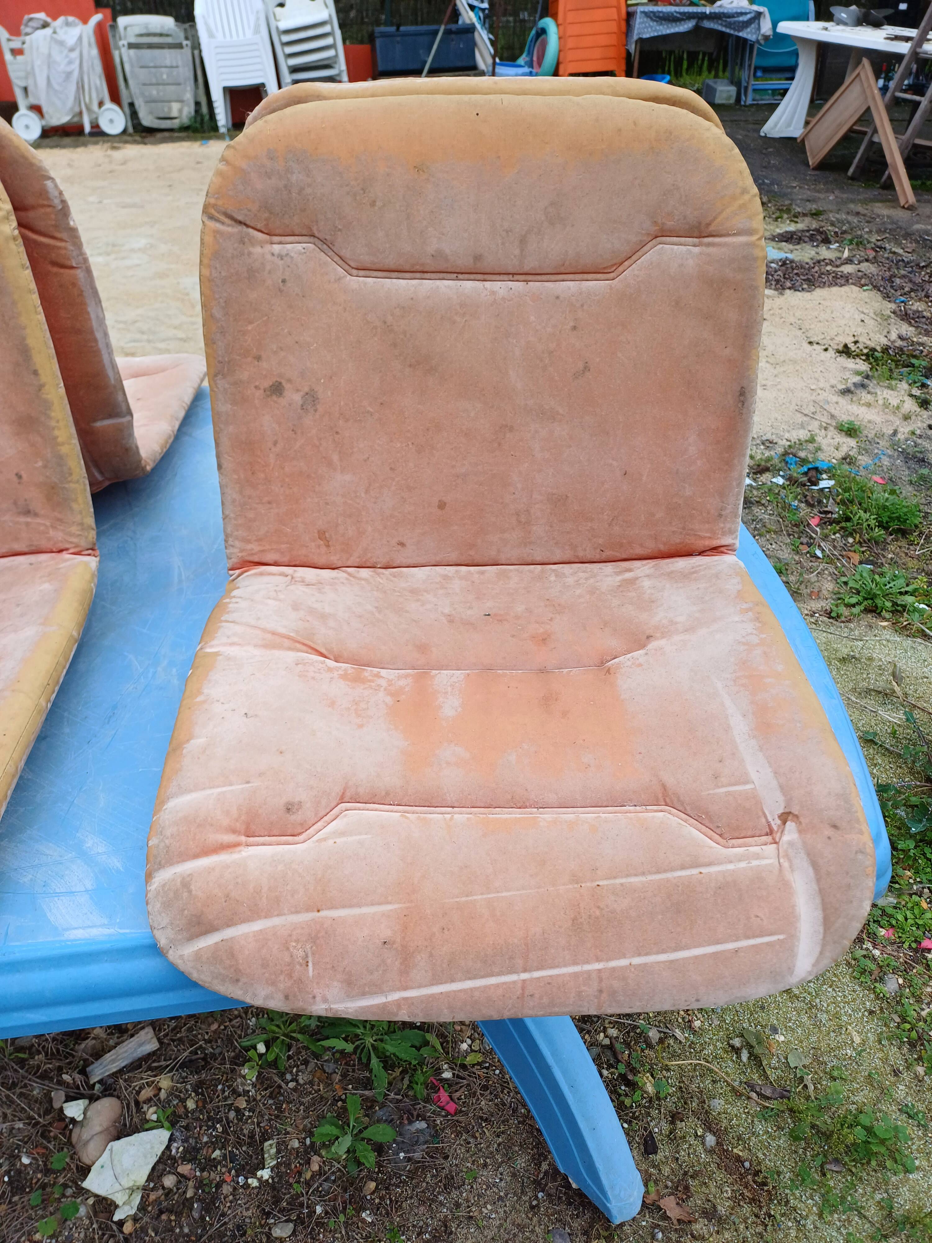 6 vintage Italian chairs from the 70s