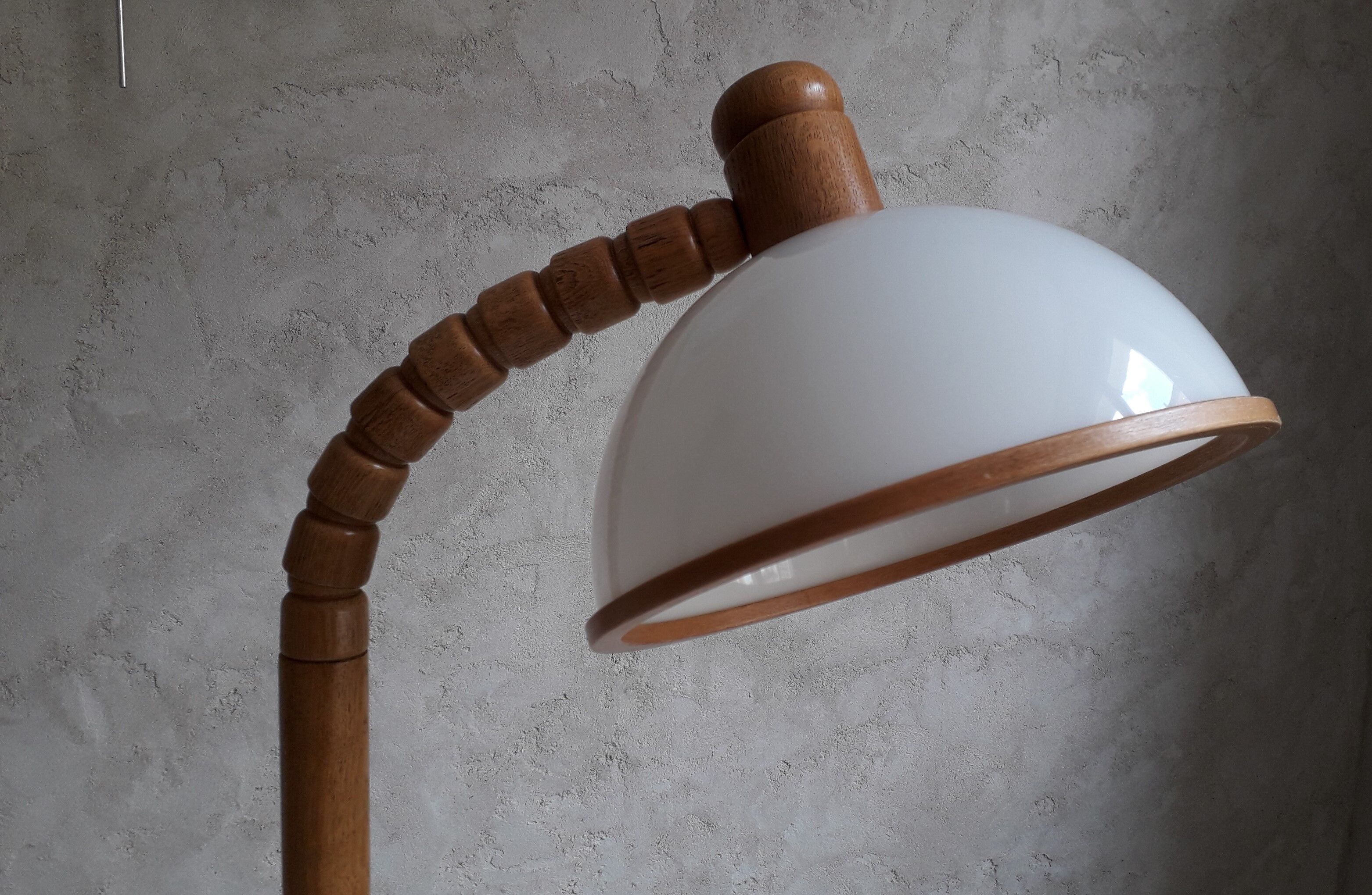 Wooden floor lamp, dutch design by steinhauer