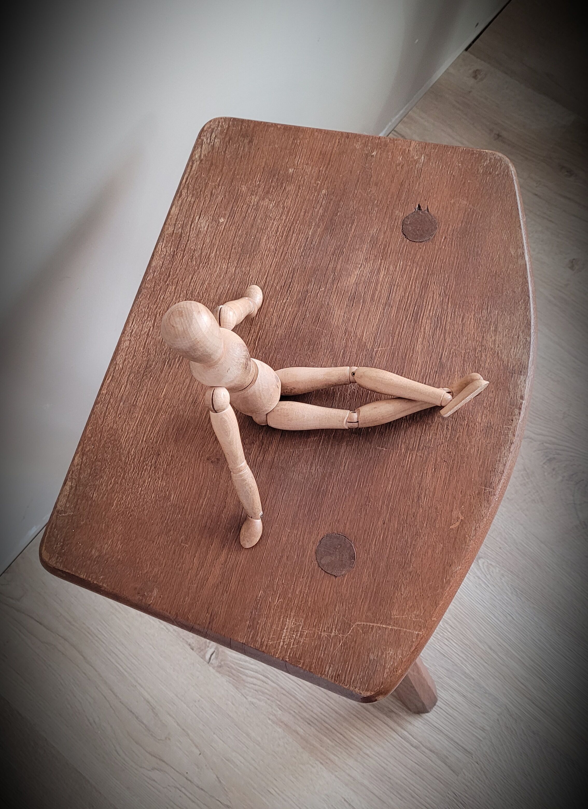 Tripod stool cowbird half round