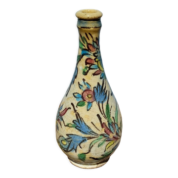Bouteille en céramique siliceuse Iznik Turquie à décor floral 19ème siècle