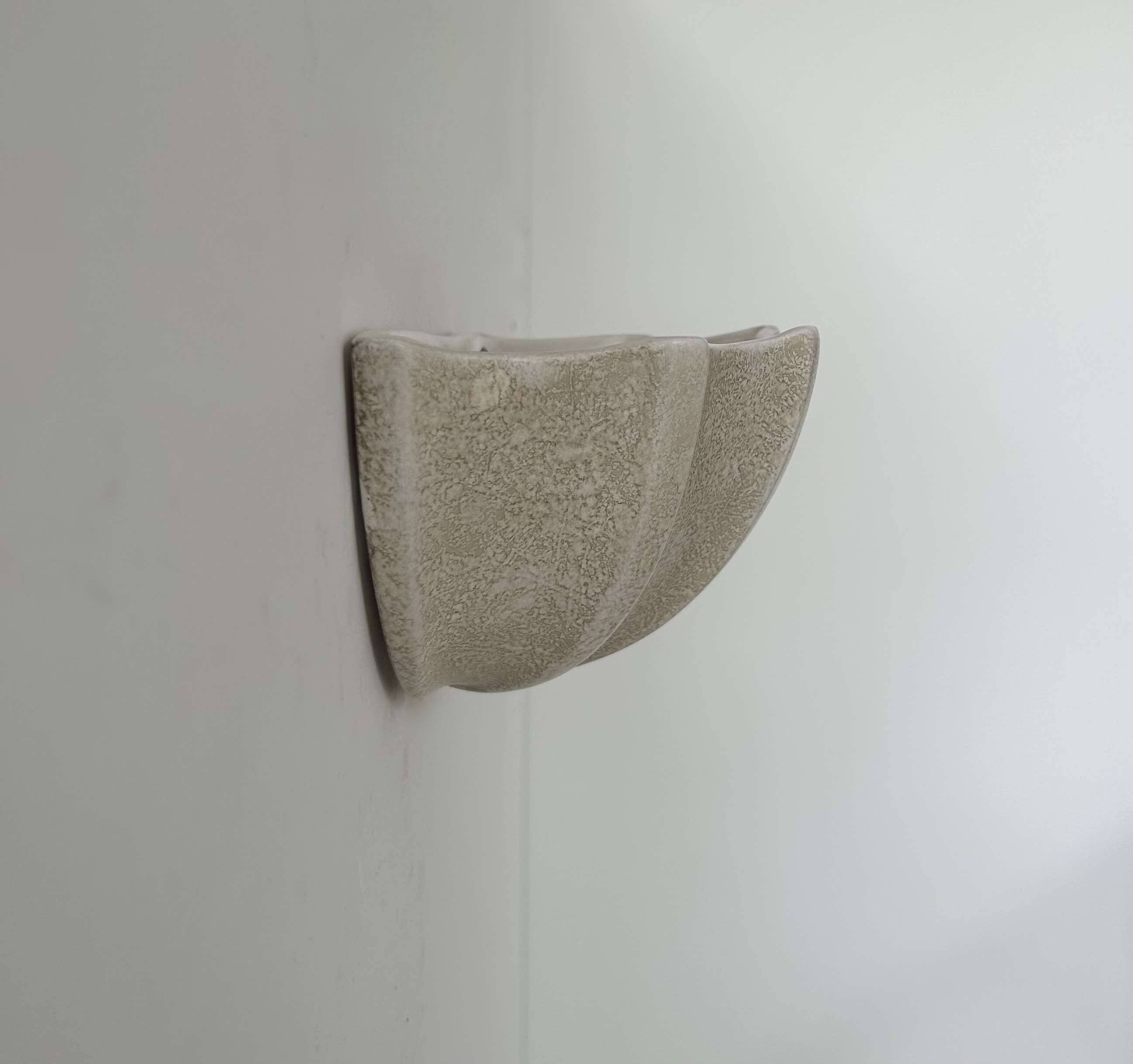Vintage porcelain shell wall light, speckled beige, France 1960