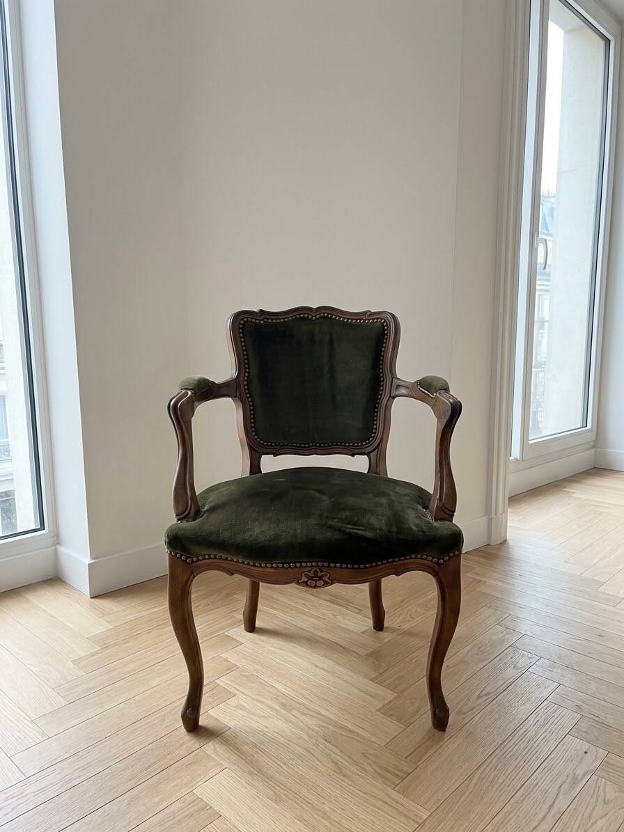 Louis XV cabriolet armchair in solid wood and green velvet