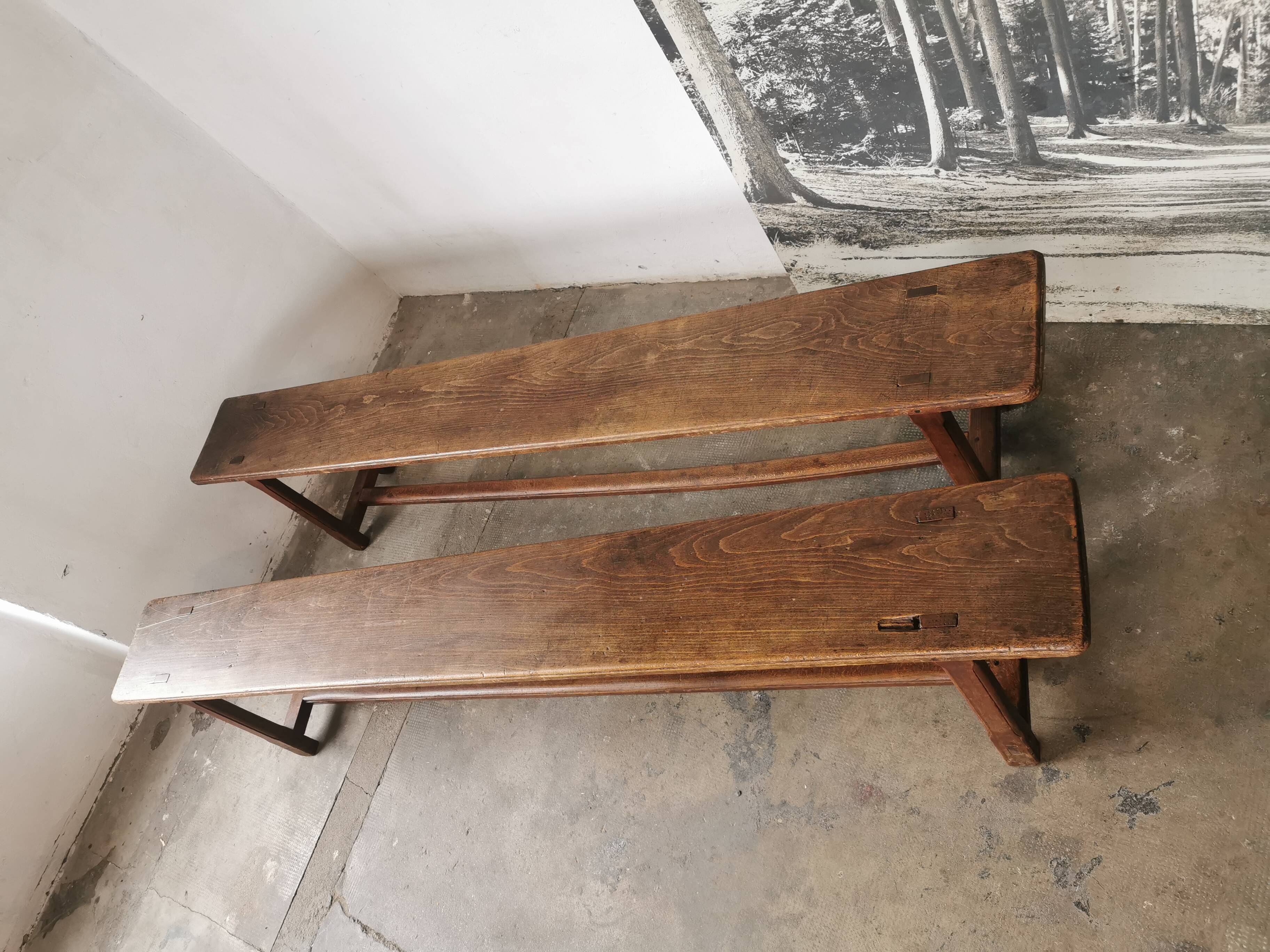Paire de bancs anciens en chêne