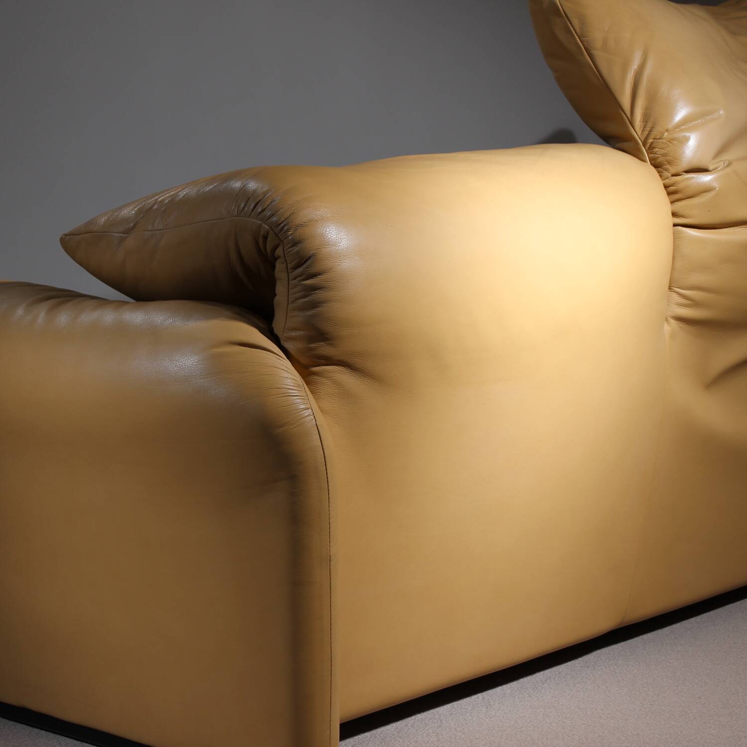 Leather Seating Group ‚Maralunga‘ by Vico Magistretti for Cassina