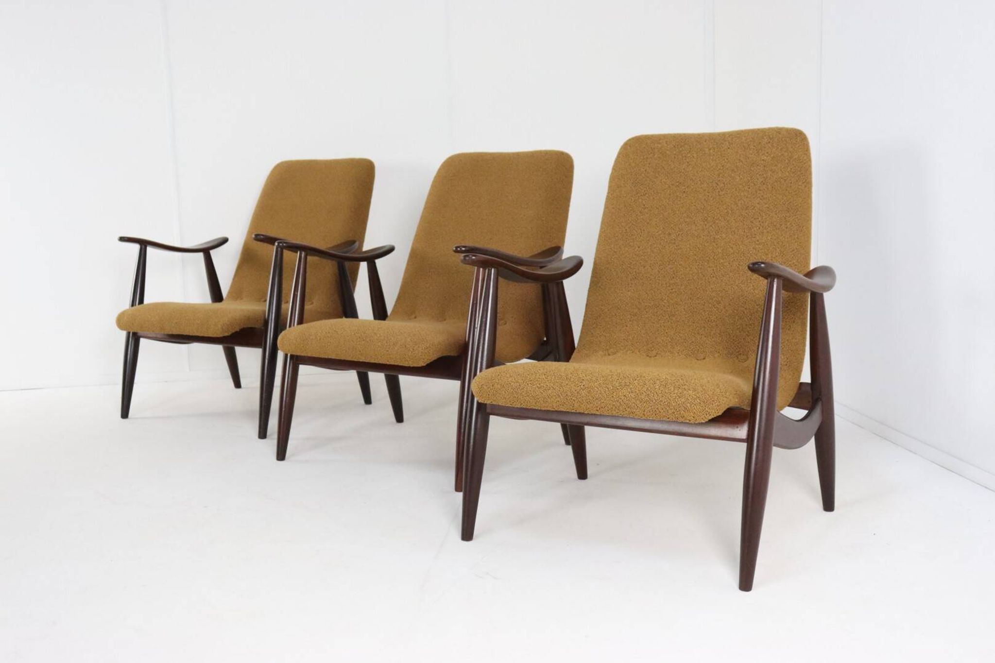 Armchair 'Popkensburg' Attr. Louis van Teeffelen for Wébé | 3 pieces in sto