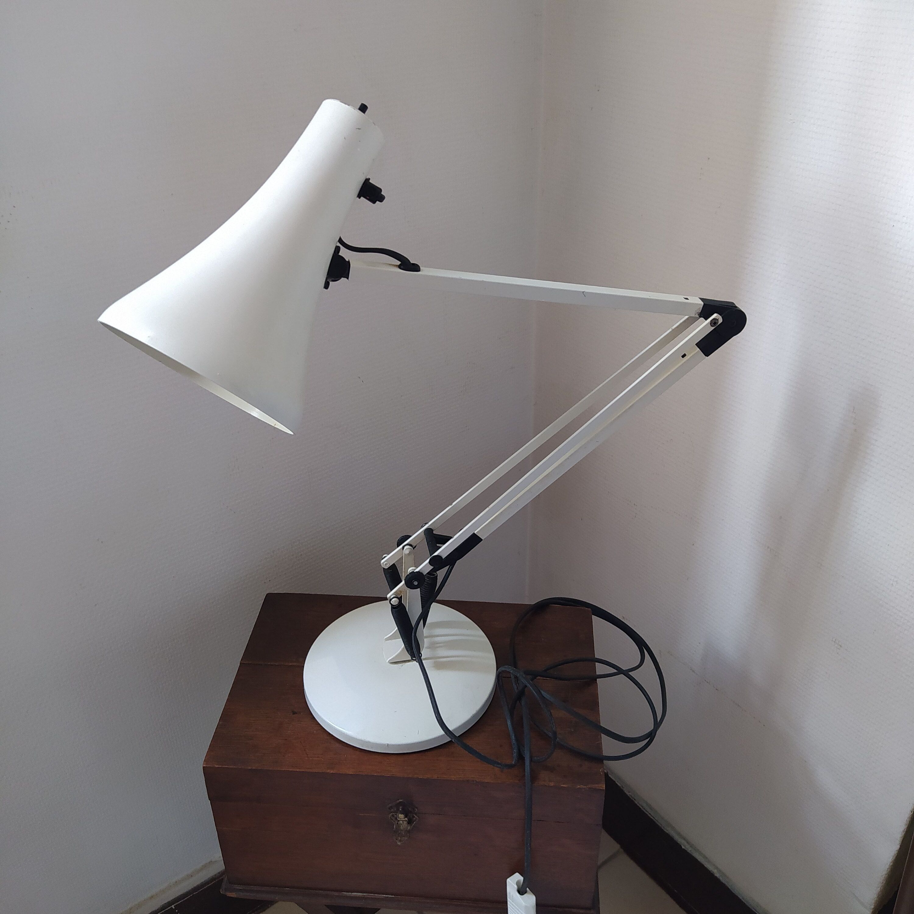 Lamp architect anglepoise designer carwardine