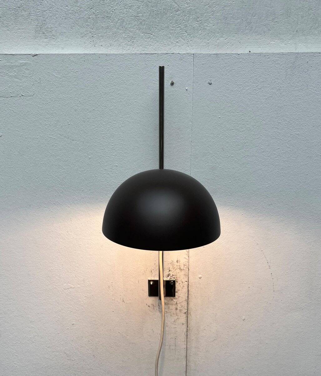 Mid-century modern minimalist German wall lamp by Beisl, 1960s.