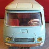 Peugeot J7 van