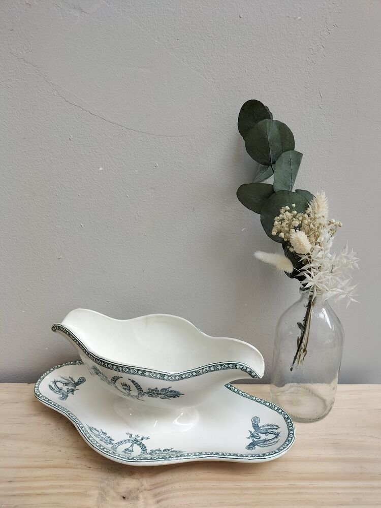 Givors earthenware saucière