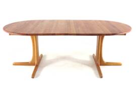 Round 2x Extendable Dining Table "Tjórn" - danish design in teak