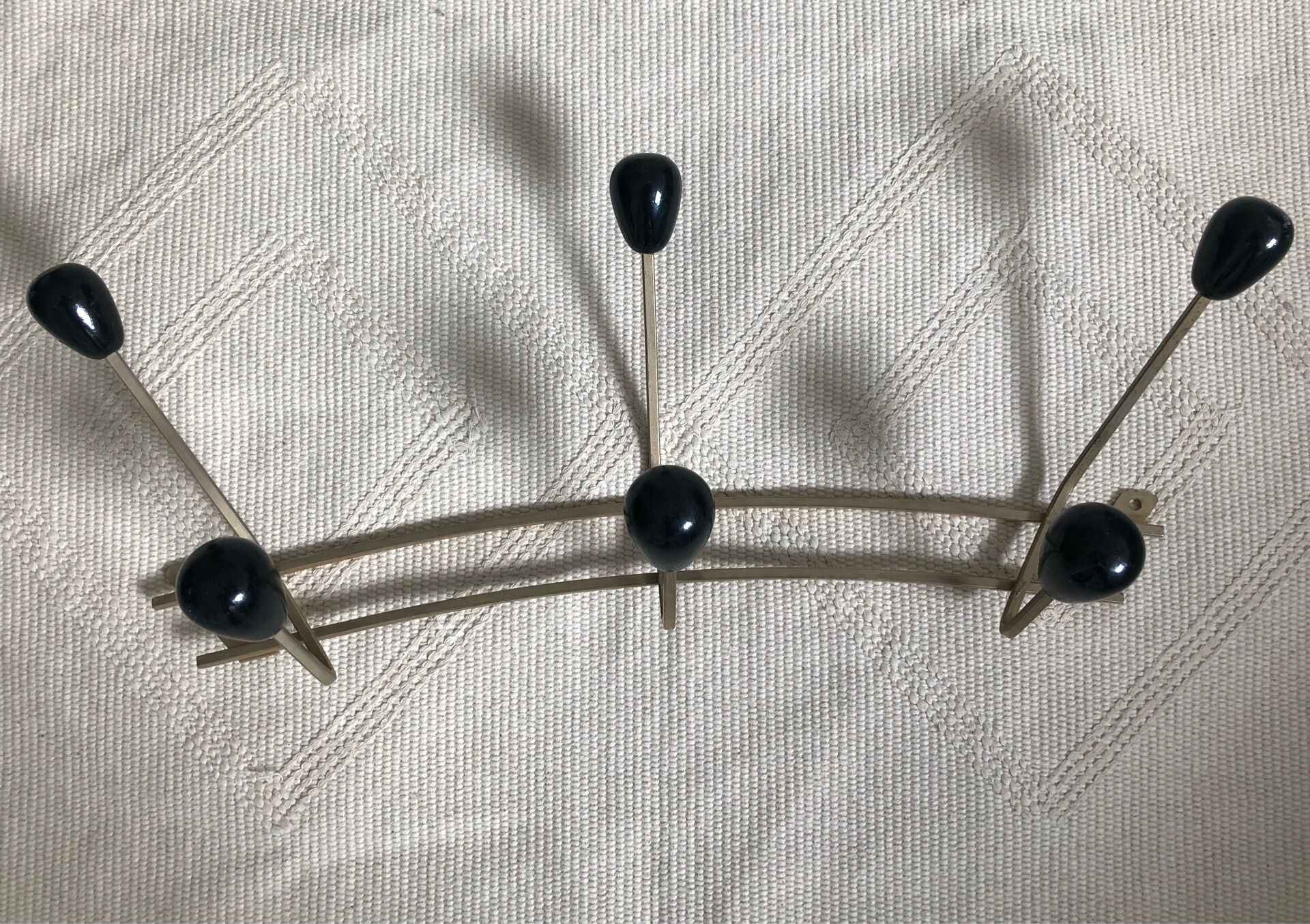 Patère, porte-manteau en métal et bois, années 50