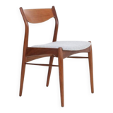 Chaise en teck Ærthøj Jensen & Mølholm entièrement restaurée avec un revêtement en feutre de laine / Design danois moderne du milieu du siècle / Années 1960