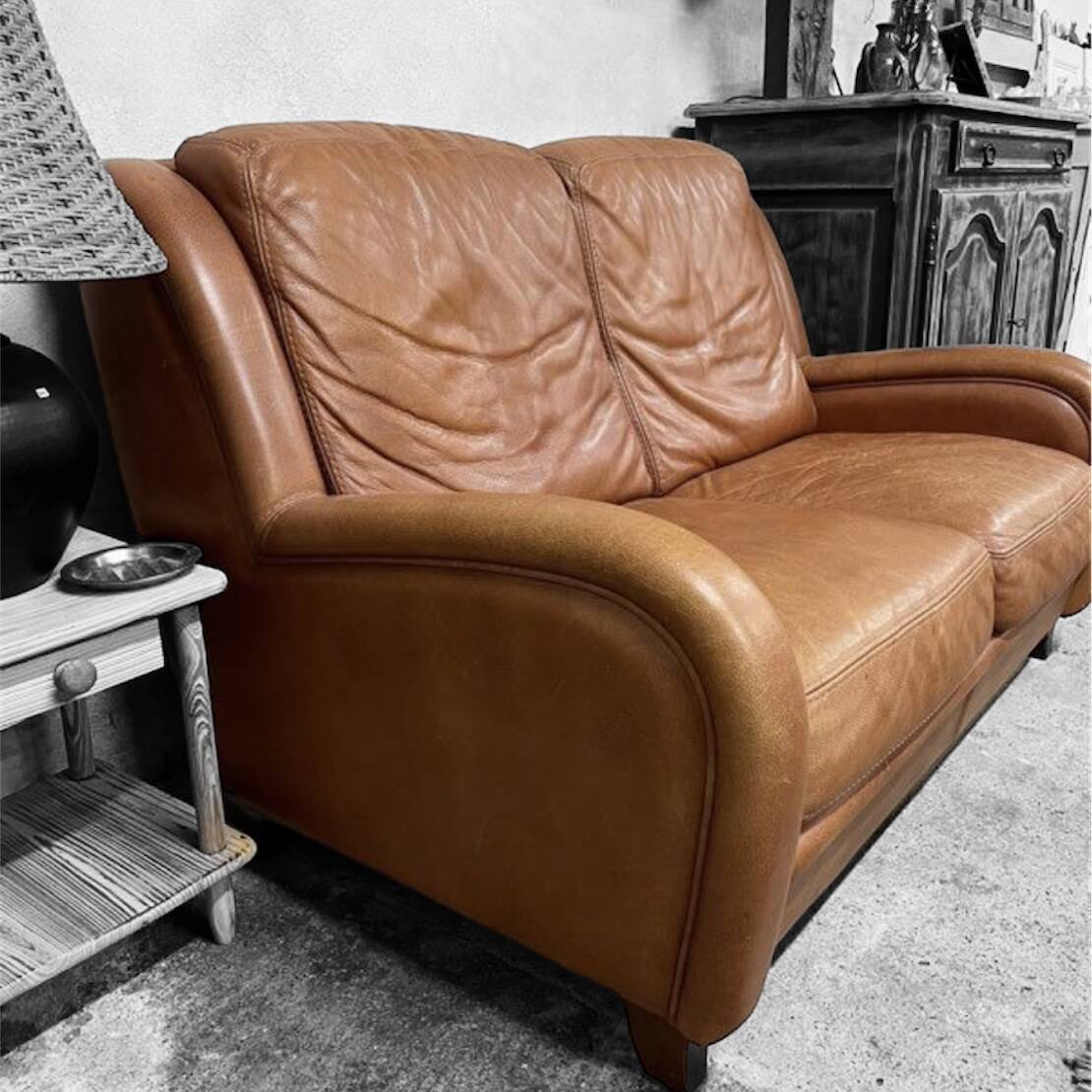 Vintage 2-seater leather sofa